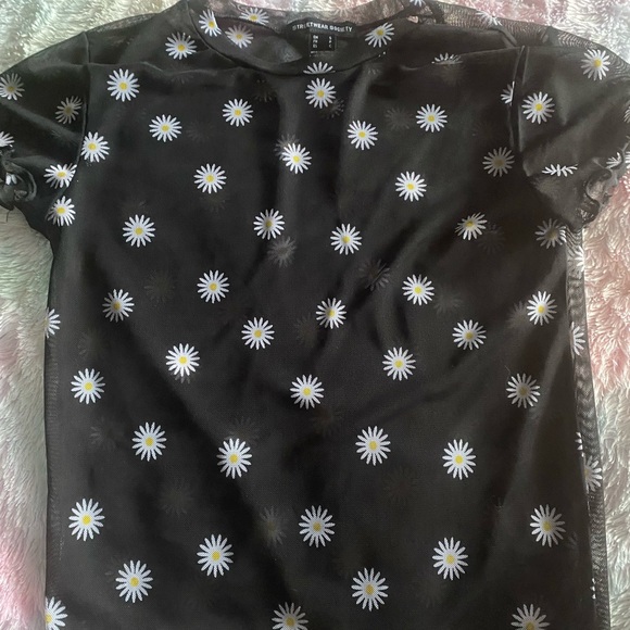Flower mesh top - Picture 3 of 3